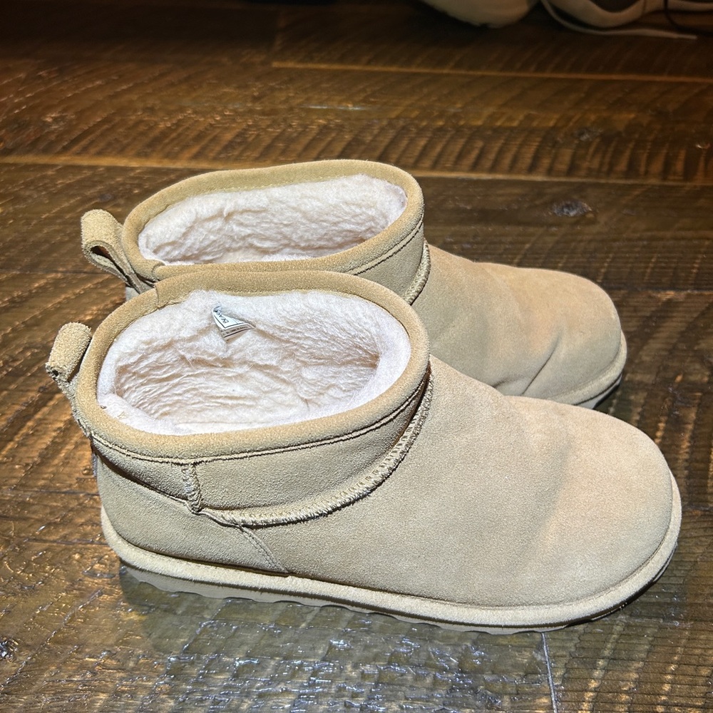 Bear paw mini boot